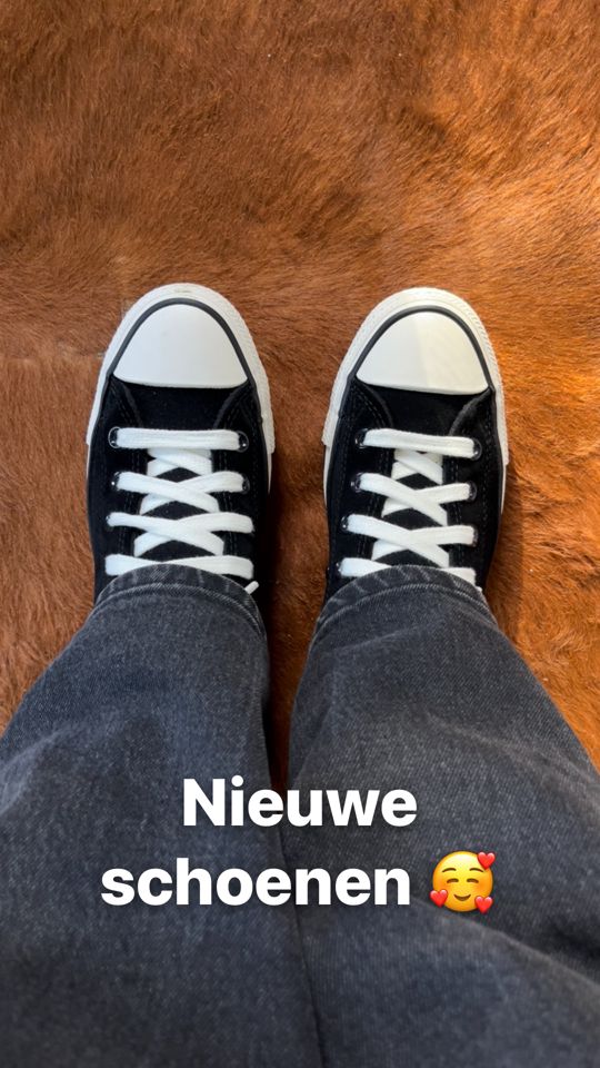 Photo · @suzanne