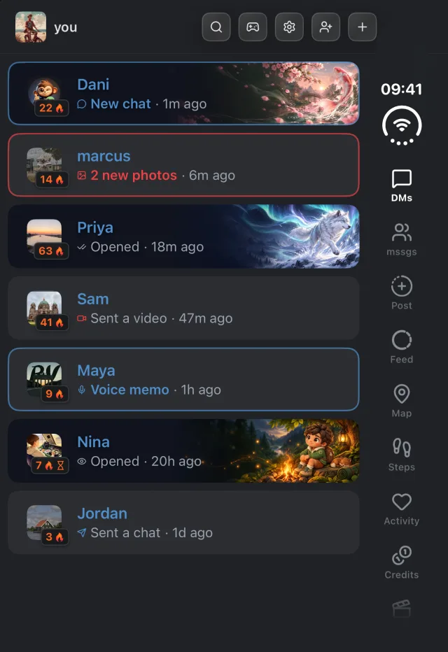 Screenshot of the mssgs app: Your DMs on the outer screen of the folded iPhone Duo