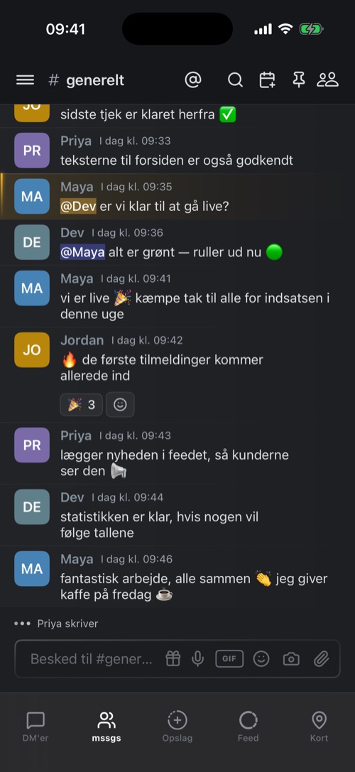 En tekstkanal i et fællesskab med omtaler og reaktioner