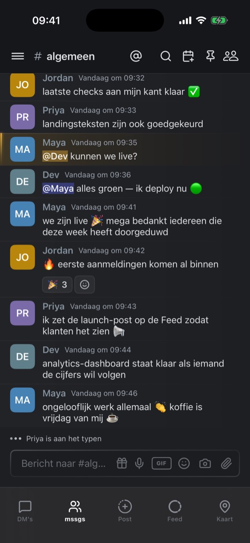Een tekstkanaal in een community met vermeldingen en reacties