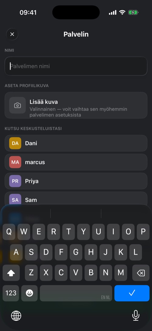 Palvelimen luontinäkymä, jossa on nimi, kuva ja kutsuttavat kaverit